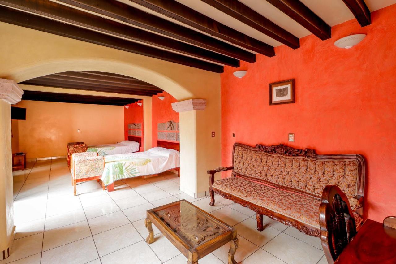 Hotel La Siesta Del Fauno Morelia Exterior photo
